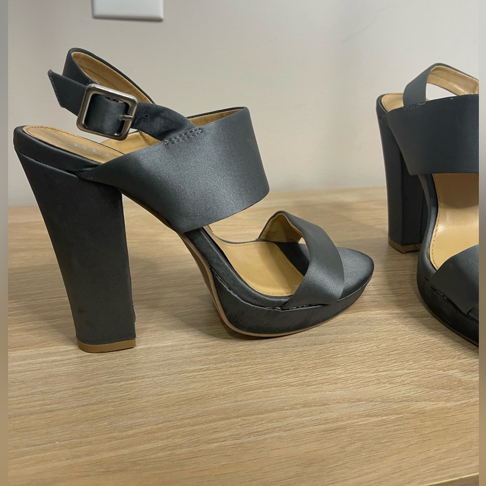 Report Lydia Blue Satin High Heel size 7.5